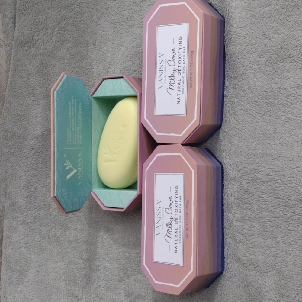 Vanissa Natural Detoxifying Volcanic Soil Bar set of 3